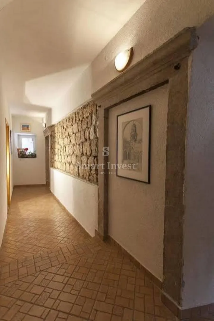 cres, kuća s apartmanima i restoranom - slika 23