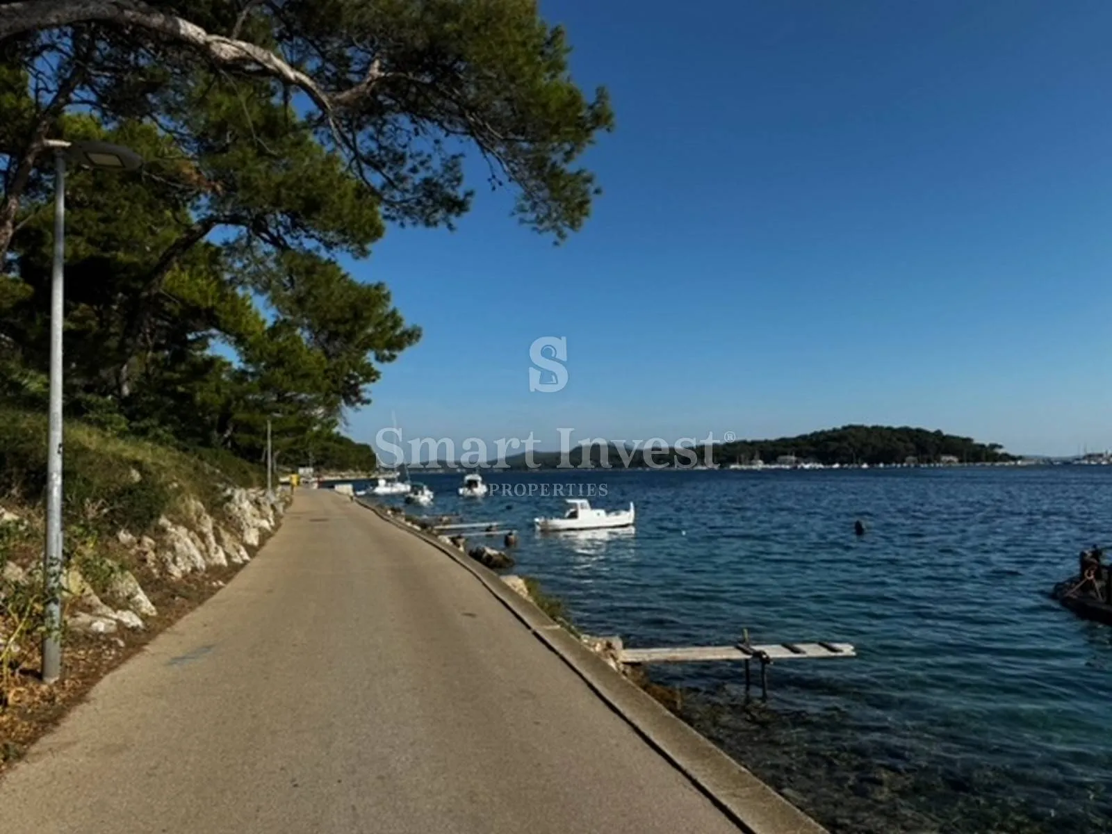 mali lošinj, zgrada i građevinsko zemljište prvi red uz more - slika 18