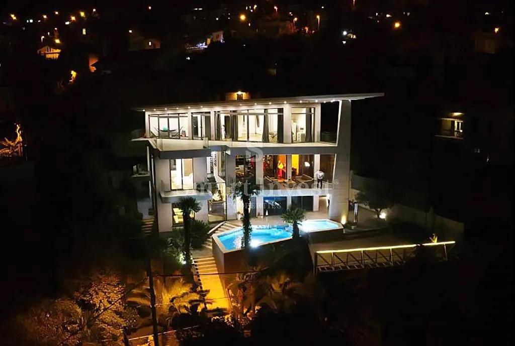 opatija - centar, ekskluzivna vila s pogledom na more, 100 m od mora! - slika 34