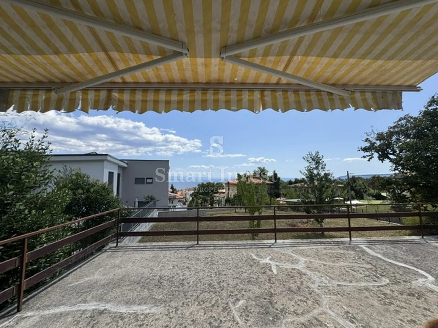 LOVRAN, CENTAR, samostojeća kuća s okućnicom od 1240 m2* SAMO KOD NAS U PONUDI*