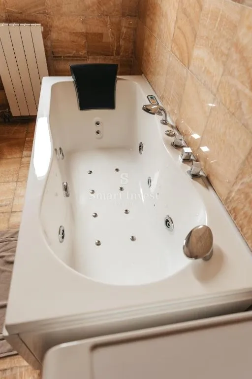 ičići, stan 2s+db s pogledom na more u vili s bazenom, za najam - slika 21