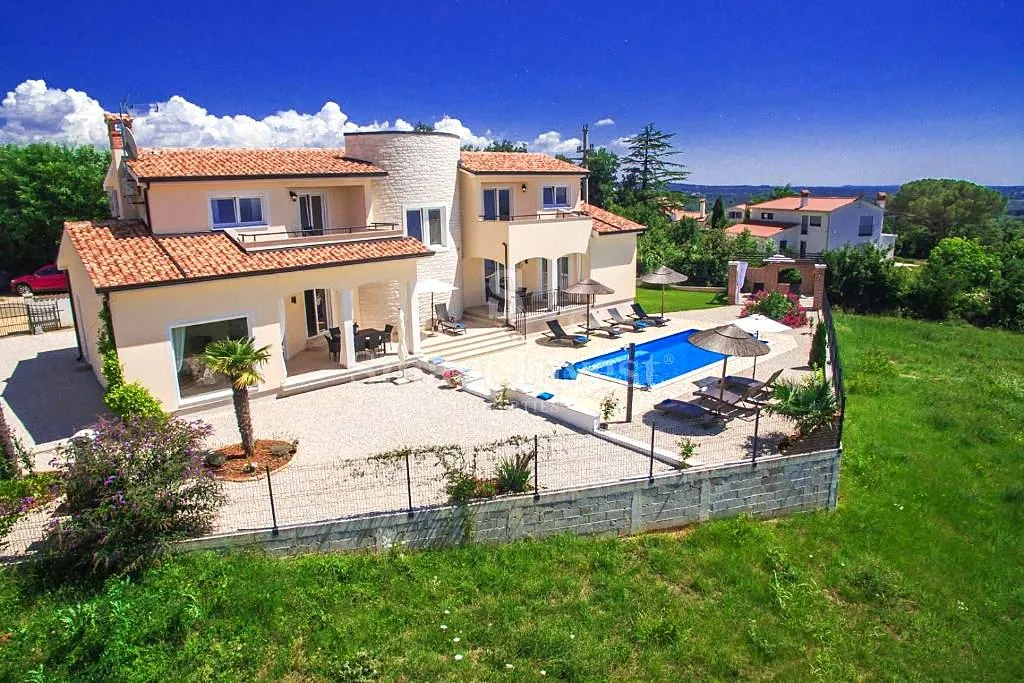 poreč, raskošna vila s bazenom i pogledom na more - slika 40