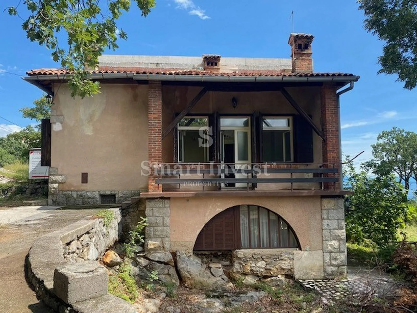 OPATIJA, dvojna kuća za adaptaciju na predivnoj lokaciji!