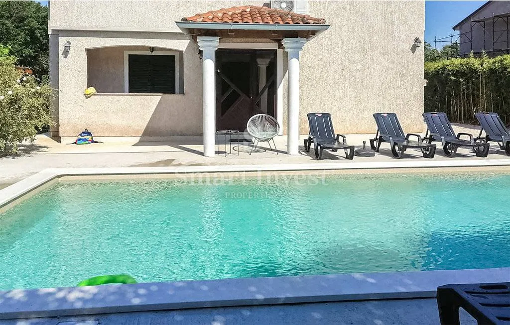 poreč, postrana kuća sa 3 apartmana i bazenom, 4 km od mora - slika 2