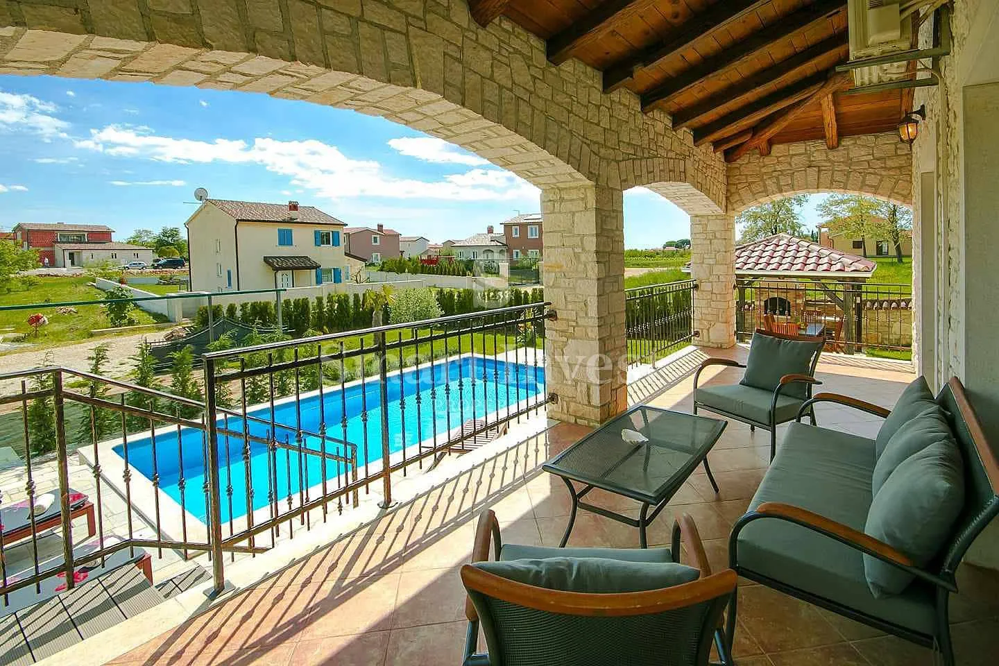 poreč okolica, prekrasna kamena vila s bazenom nedaleko mora - slika 9