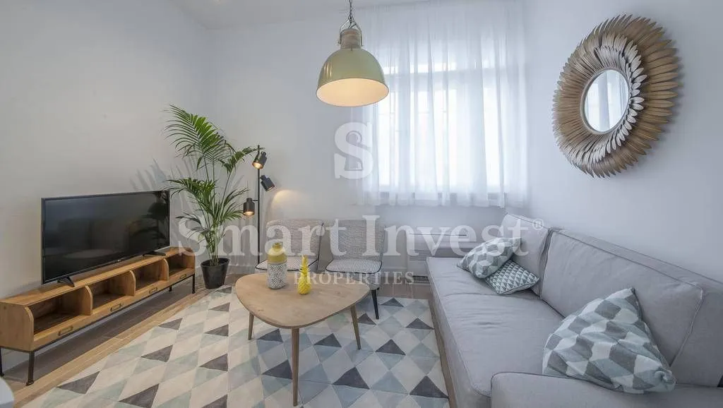 opatija - centar, etaža s 5 apartmana, 150 m od mora - slika 18