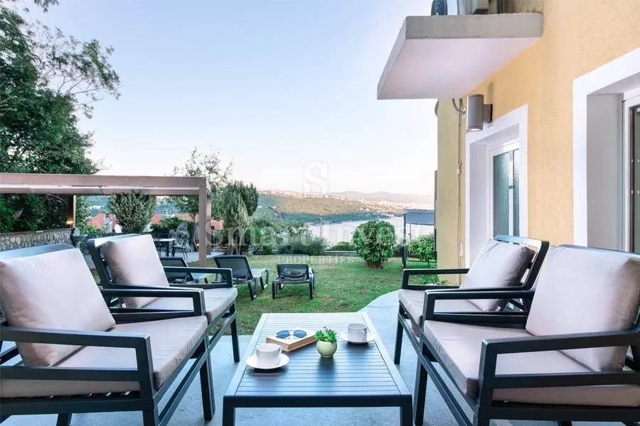 volosko, , 3 etažirana zasebna apartmana sa okućnicom - slika 27