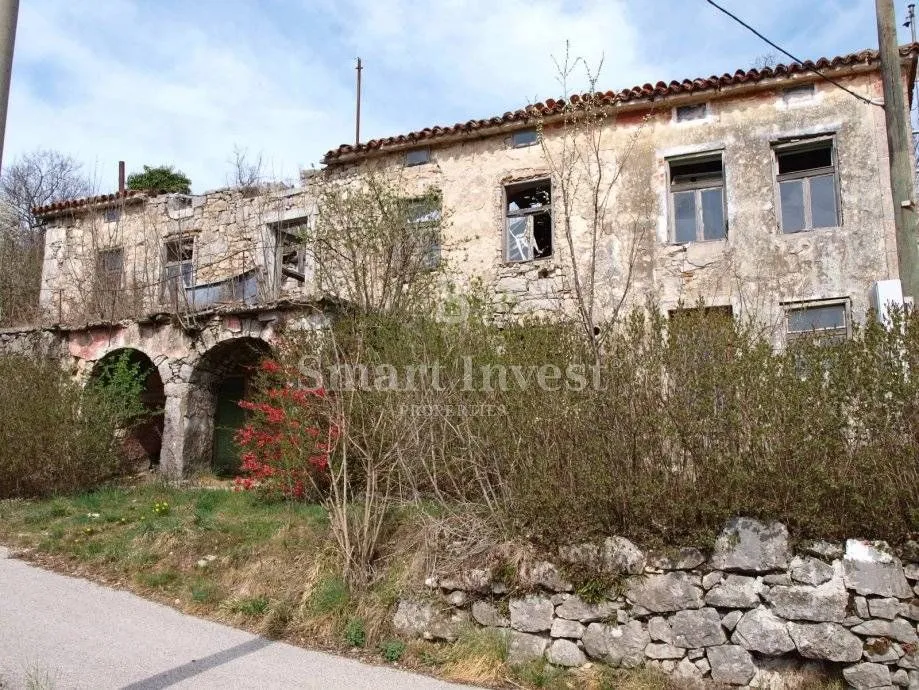 KLANA, dvojna kuća od 100 m2 - Breza, Klana