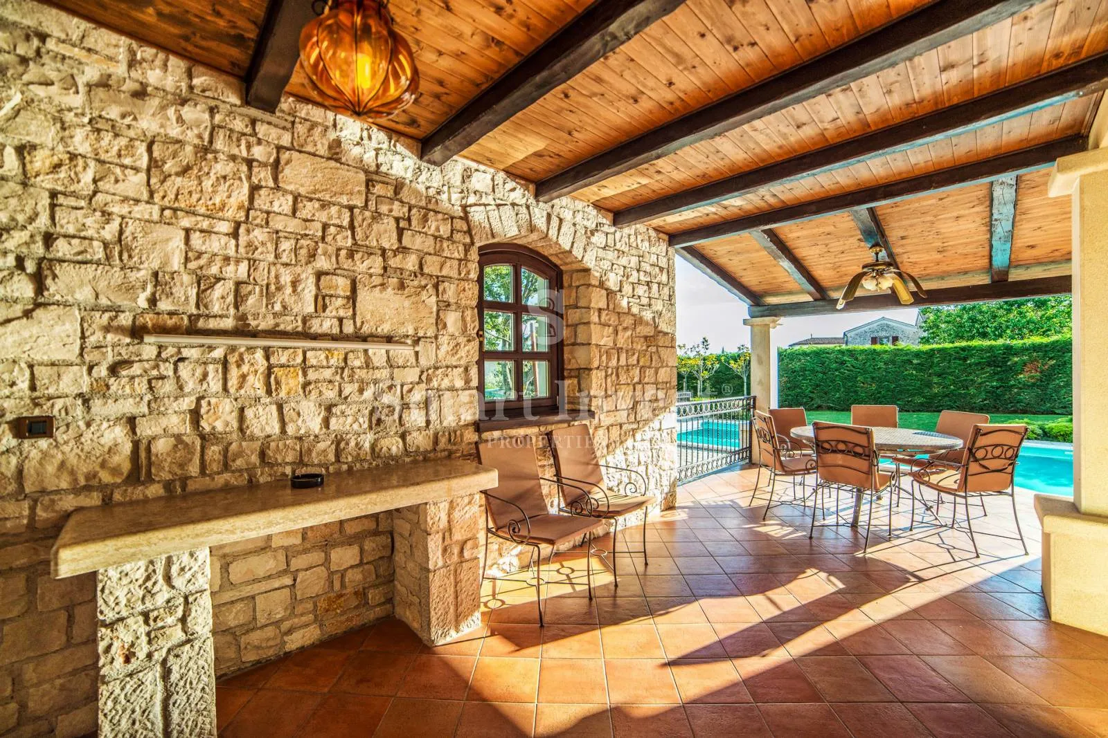poreč, raskošna kamena vila s bazenom, konobom i saunom - slika 20