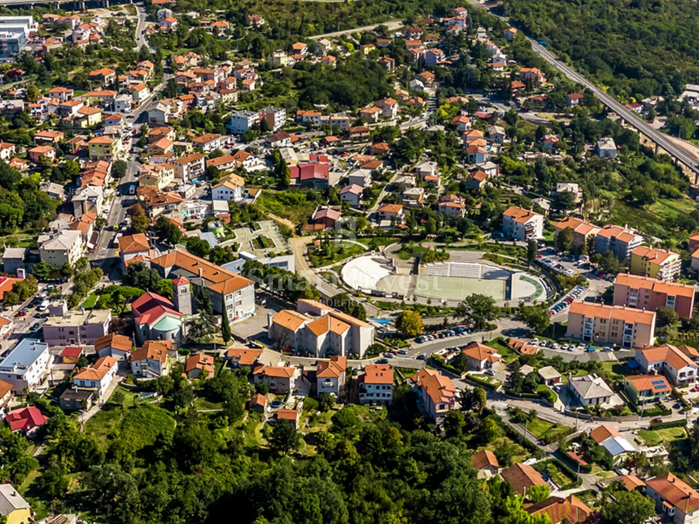 MATULJI, iznajmljuje se poslovni prostor 150 m2