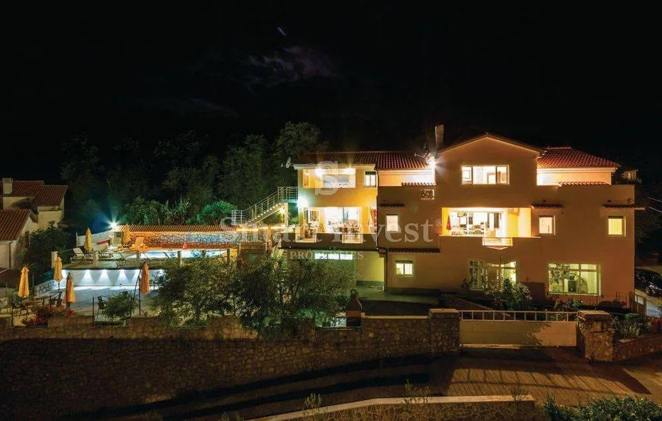 opatija, luksuzna vila cca 1000 m2 s apartmanima i bazenom! - slika 11