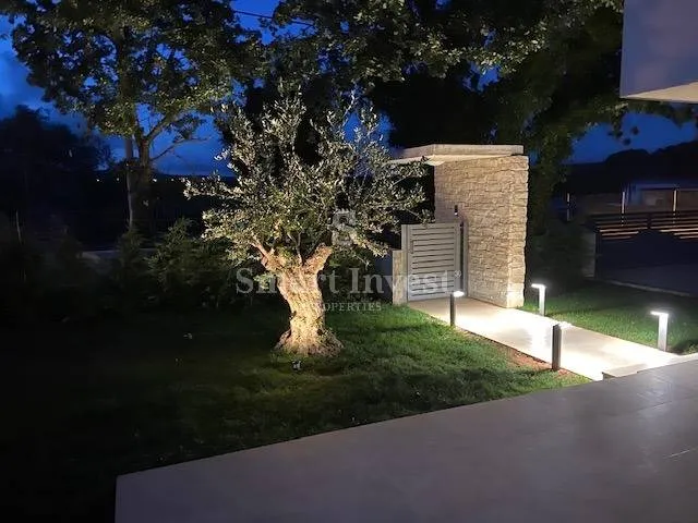 poreč okolica, moderna vila s grijanim bazenom i prostranom okućnicom - slika 29