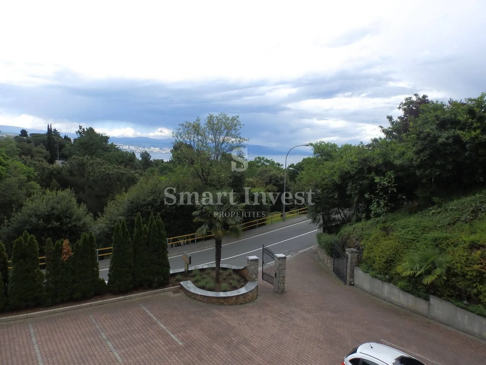 opatija, prodaje se vila sa 15 apartmana, 500 m od mora! - slika 2