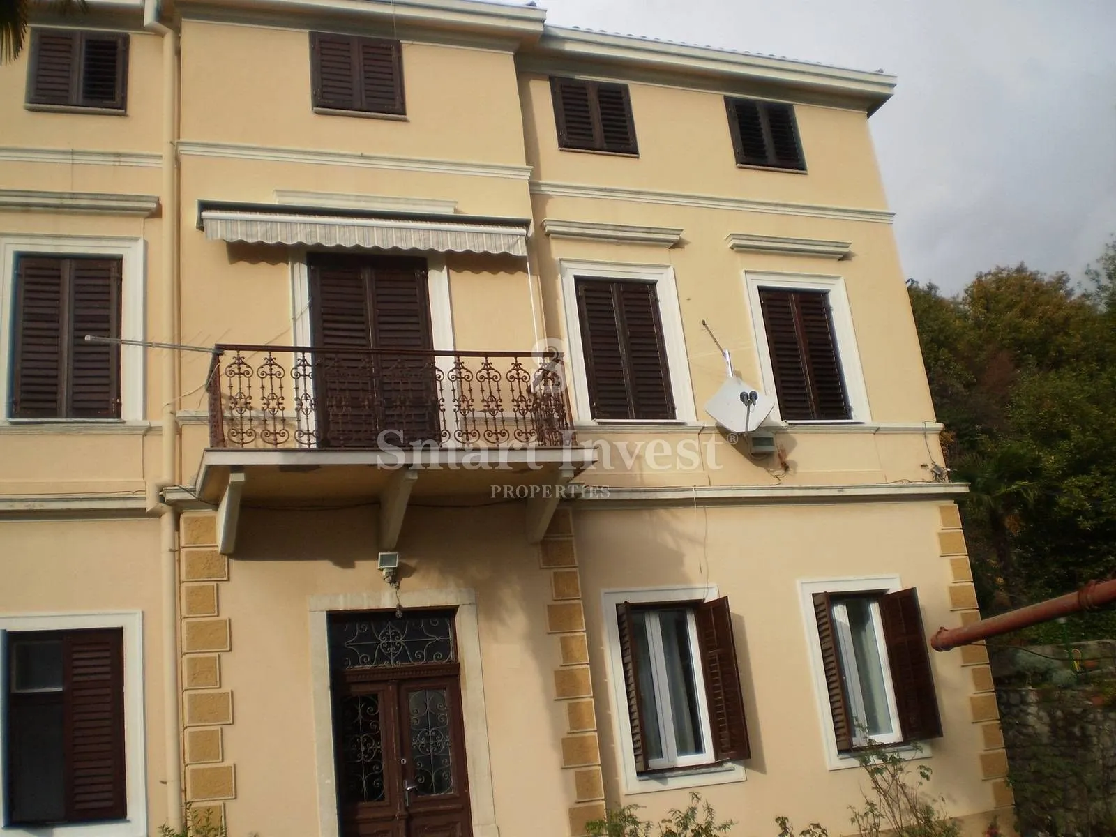 opatija, stan od 48 m2 u vili, parking, okućnica, 40 m od mora! - slika 5
