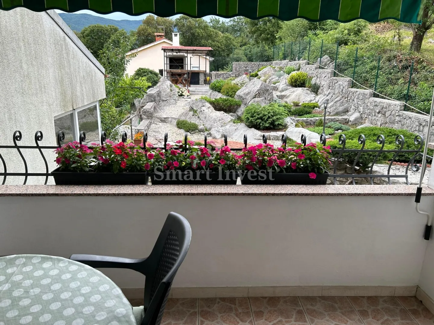 matulji - jušići, kuća u nizu s 3 stana, pogledom na more, konobom i garažom - slika 47