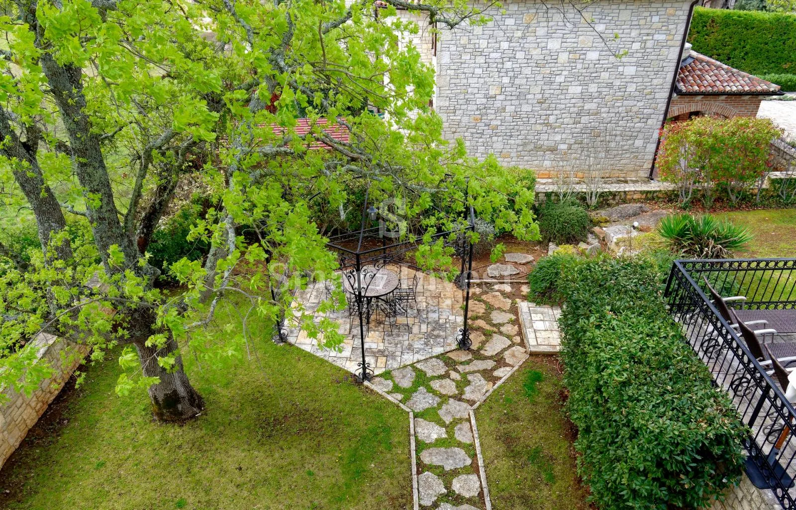 poreč, raskošna kamena vila s bazenom, konobom i saunom - slika 42