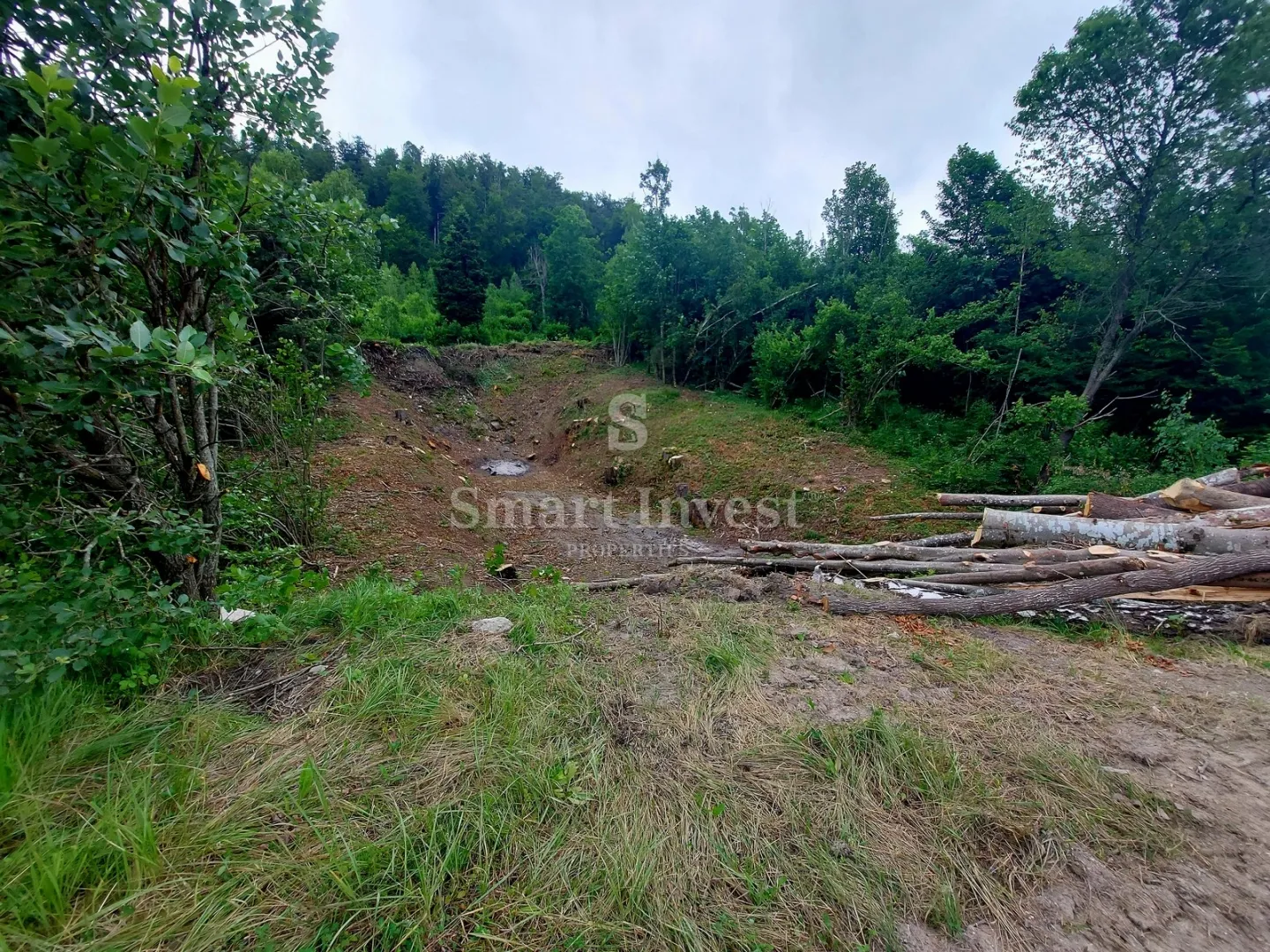 FUŽINE – građevinsko zemljište u blizini centra, 1034 m2, s pogledom na jezero