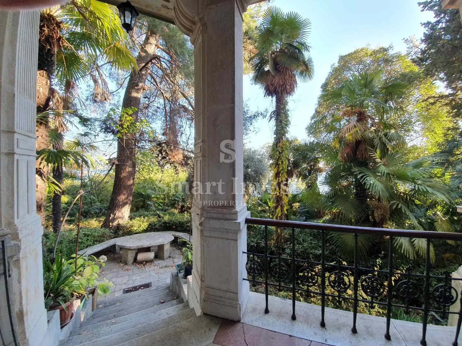 OPATIJA, stan od 244 m2 u austrougarskoj vili drugi red do mora