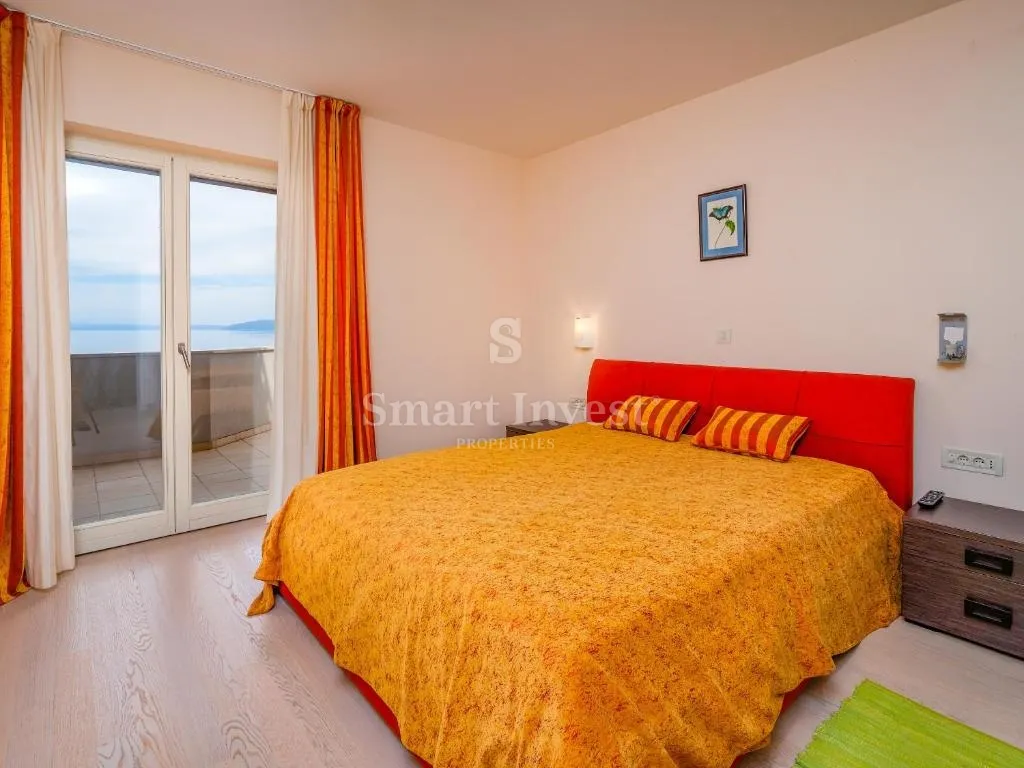 mošćenička draga, vila uz more s 6 apartmana i velikom okućnicom - slika 16