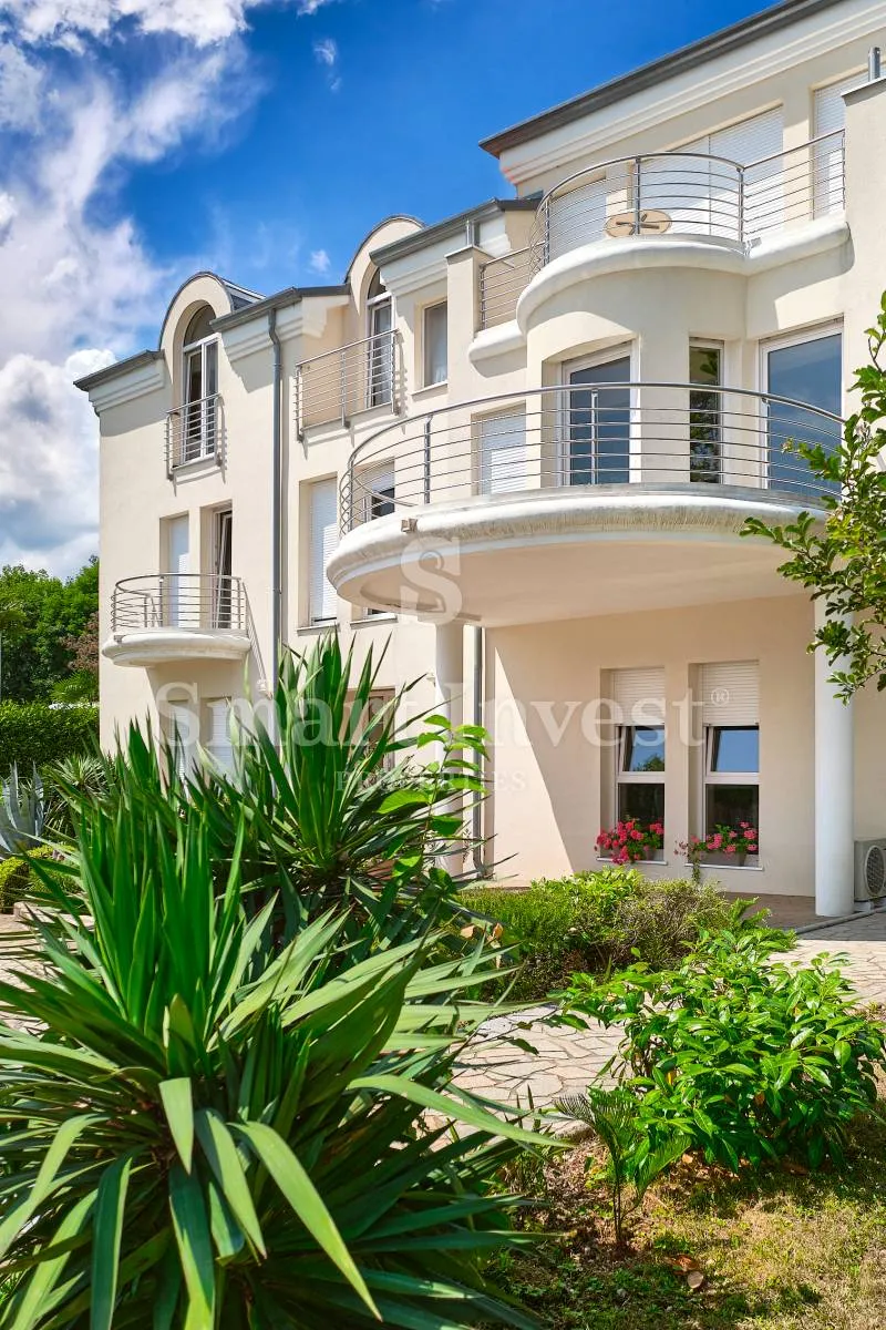 opatija, vila s pogledom na more i velikom okućnicom - slika 5