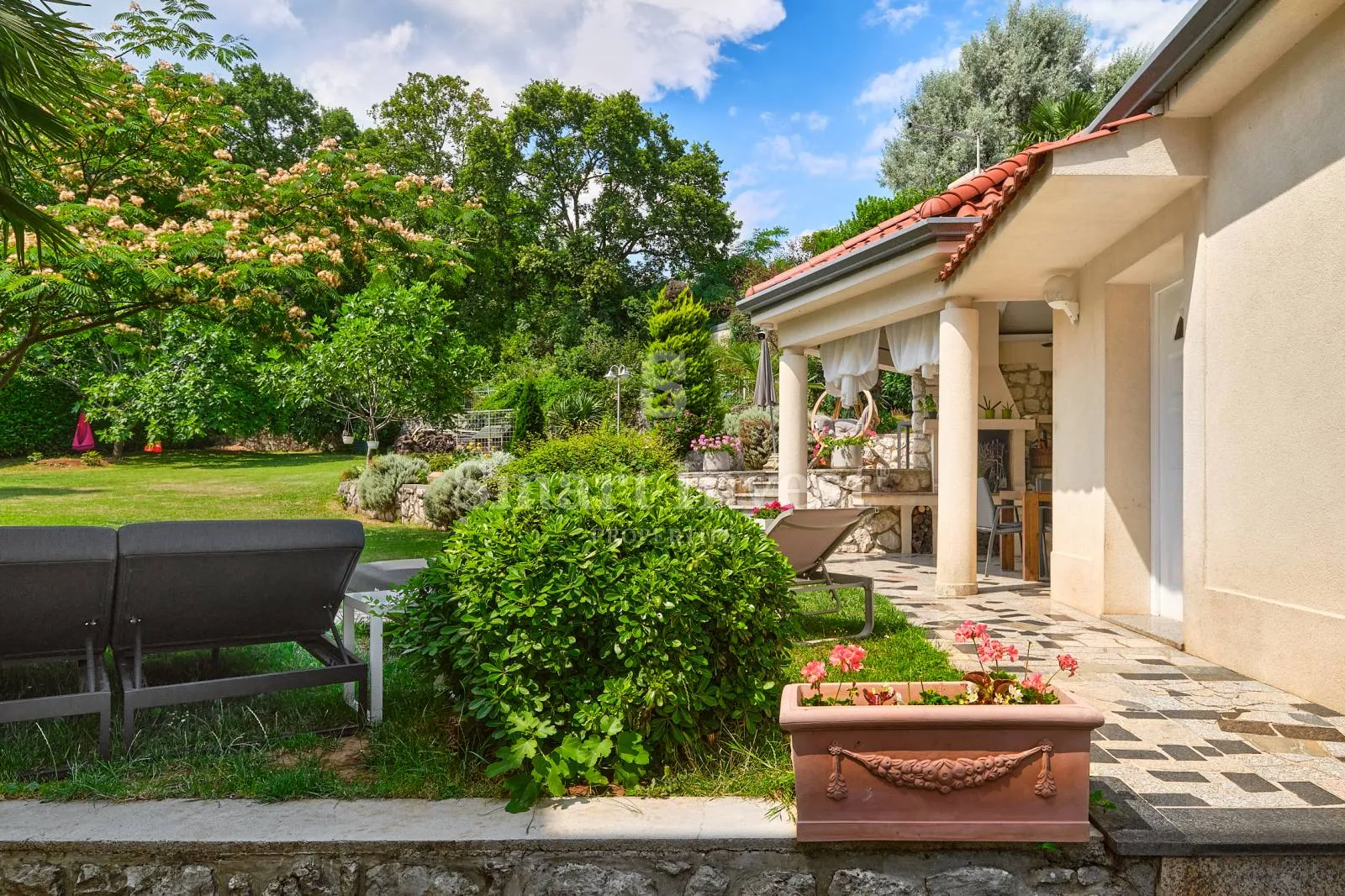 opatija, vila s pogledom na more i velikom okućnicom - slika 22