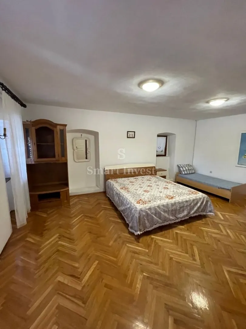 bribir, samostojeća kuća s dva stana - slika 12