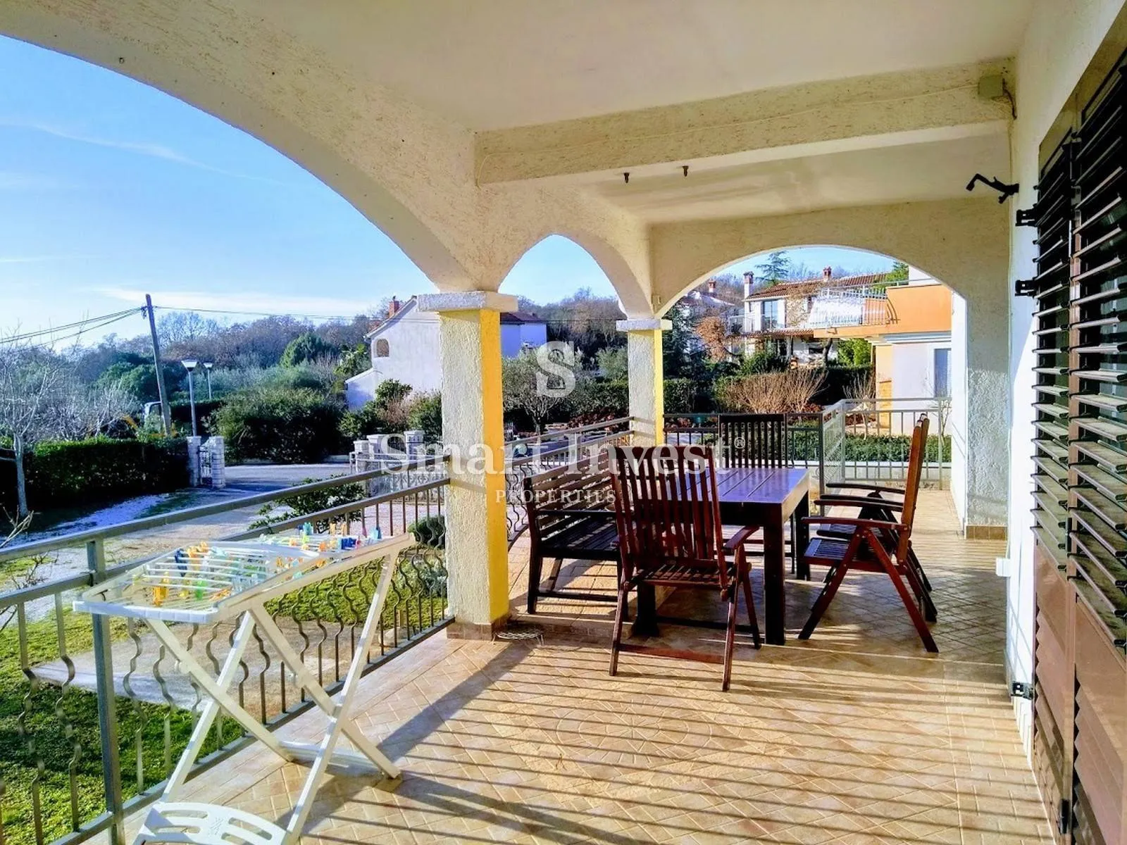 rovinj 7 km, pola kuće od 460 m2 - slika 19