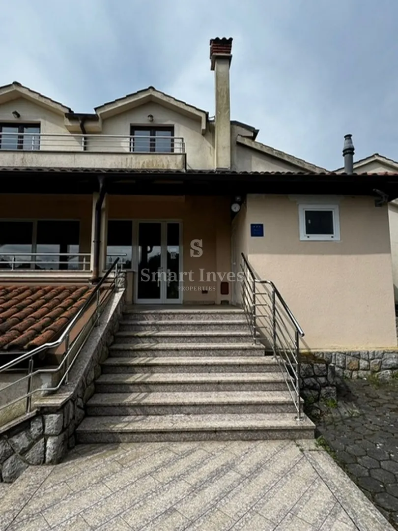 šapjane - matulji, kuća sa 2000 m2 parkinga - slika 2