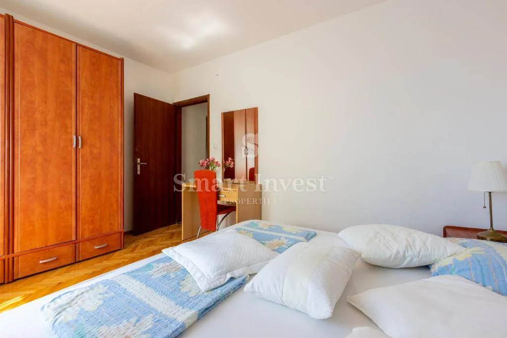 dramalj, kuća sa 5 apartmana i 2 garaže blizu mora - slika 20