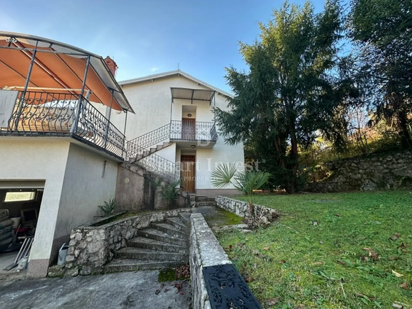 OPRIĆ - IKA, kuća s pogledom na more i okućnicom - Lovran
