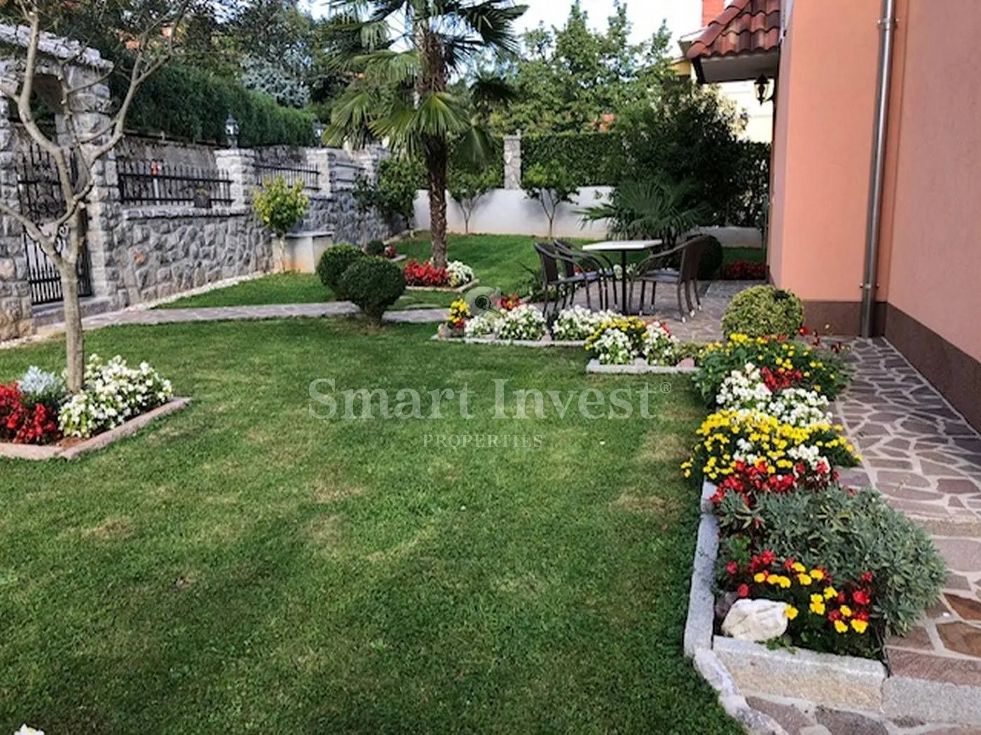 oprić, prekrasna apartmanska kuća 450 m2, s balkonima, terasama, pogledom na more i bazenom - slika 27