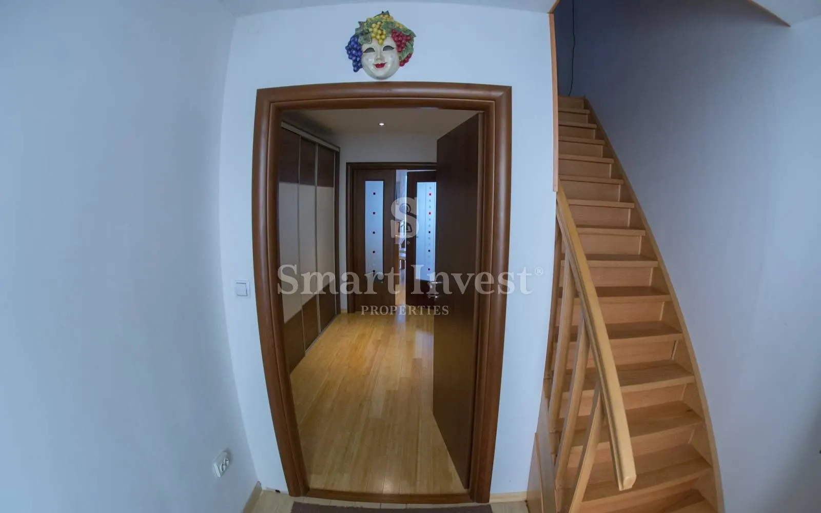 karlobag, kuća od 260 m2 s konobom! - slika 11