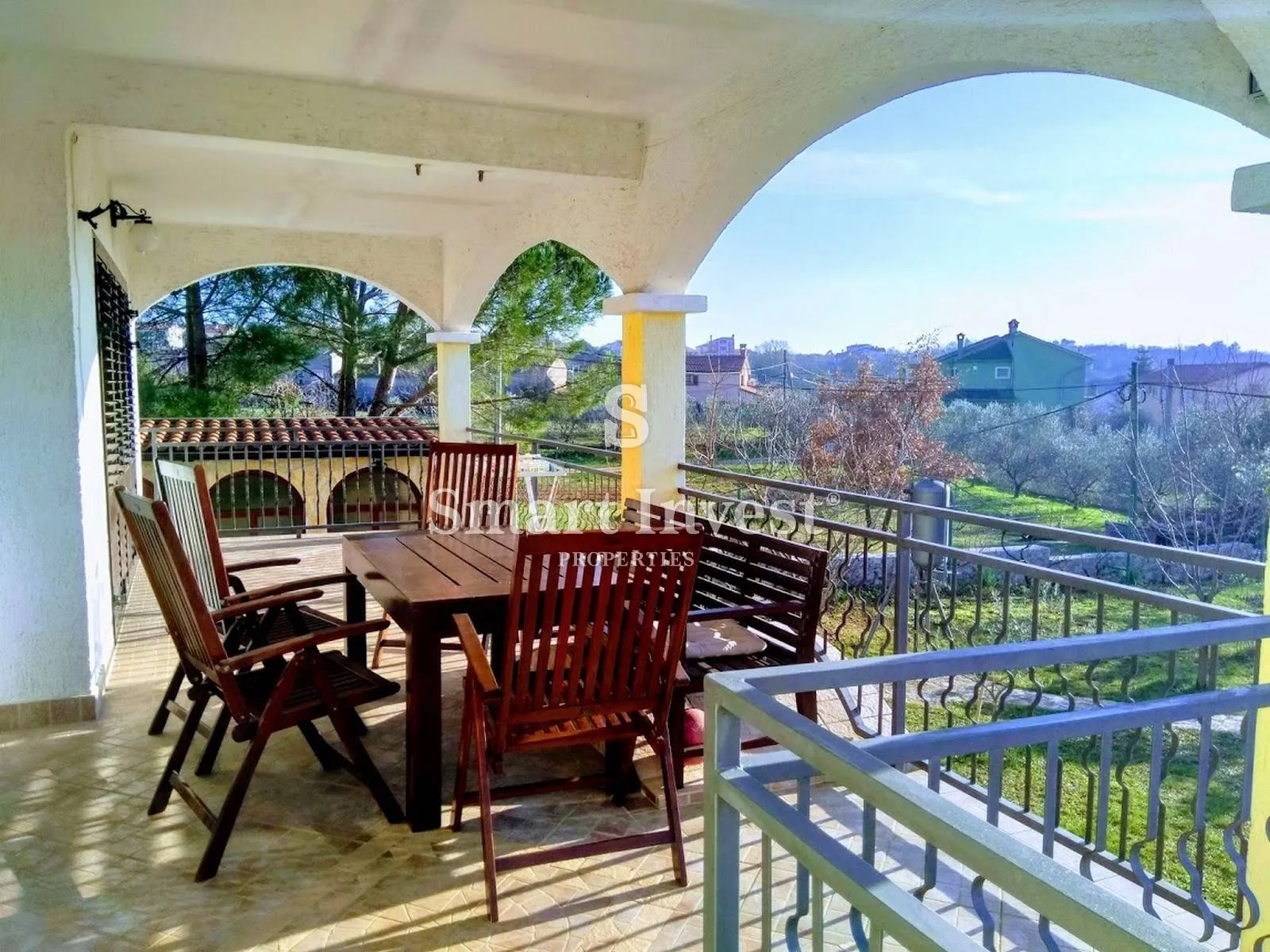 rovinj 7 km, pola kuće od 460 m2 - slika 5