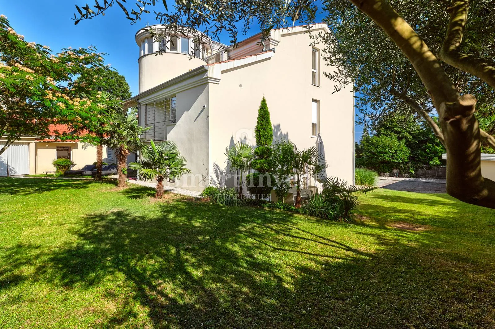 opatija, vila s pogledom na more i velikom okućnicom - slika 9