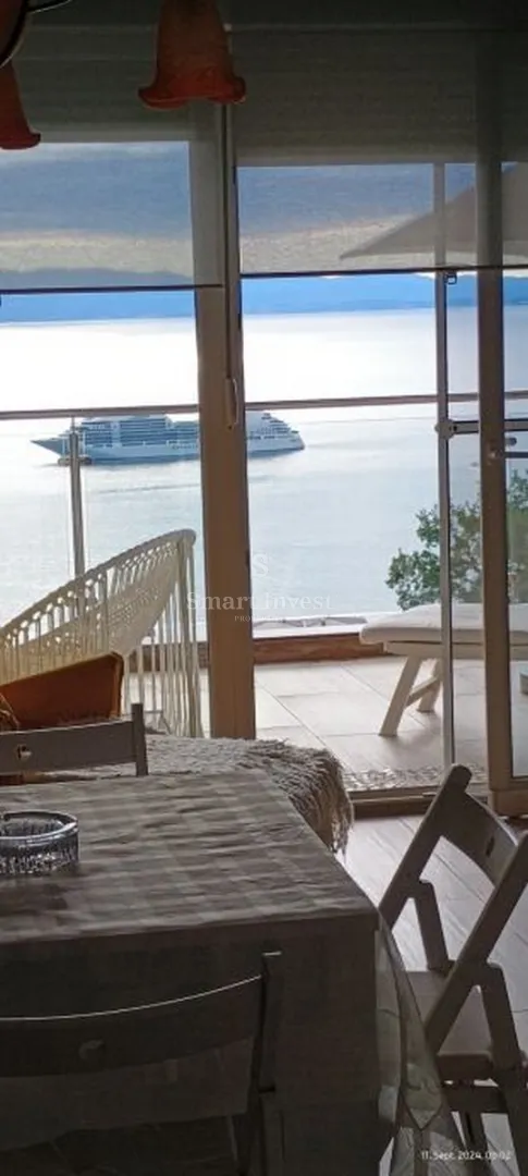 OPATIJA, stan 2S+DB s pogledom na more i bazenom