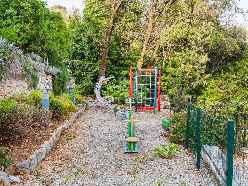 mošćenička draga, vila uz more s 6 apartmana i velikom okućnicom - slika 29