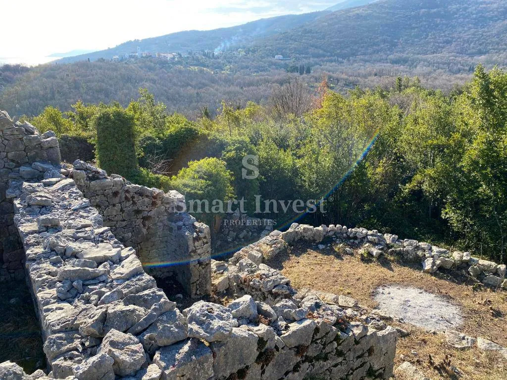 opatijska rivijera, teren od 3.282 m2 sa 7 starina i projektom, pogled na more - slika 14