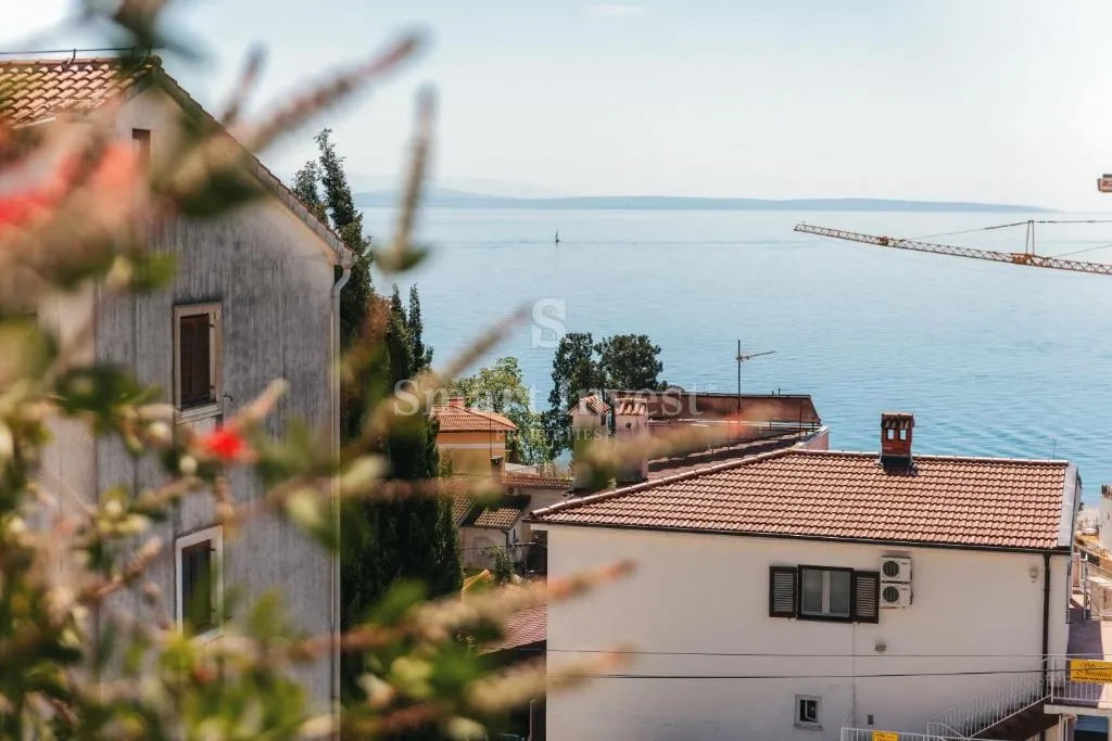 ičići, stan 2s+db s pogledom na more u vili s bazenom, za najam - slika 34