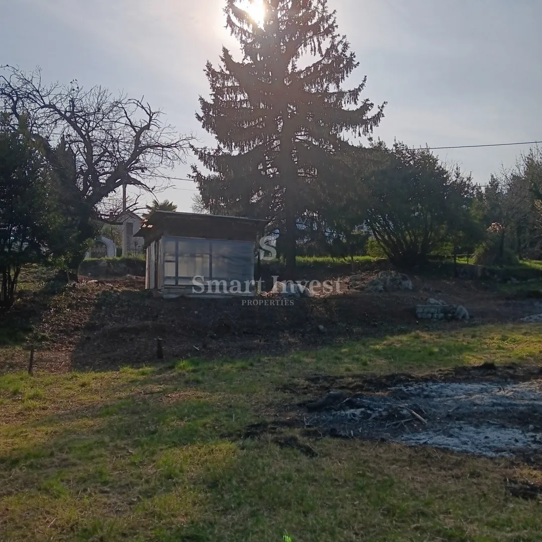 poljane, građevinsko zemljište od 1400 m2 - slika 2