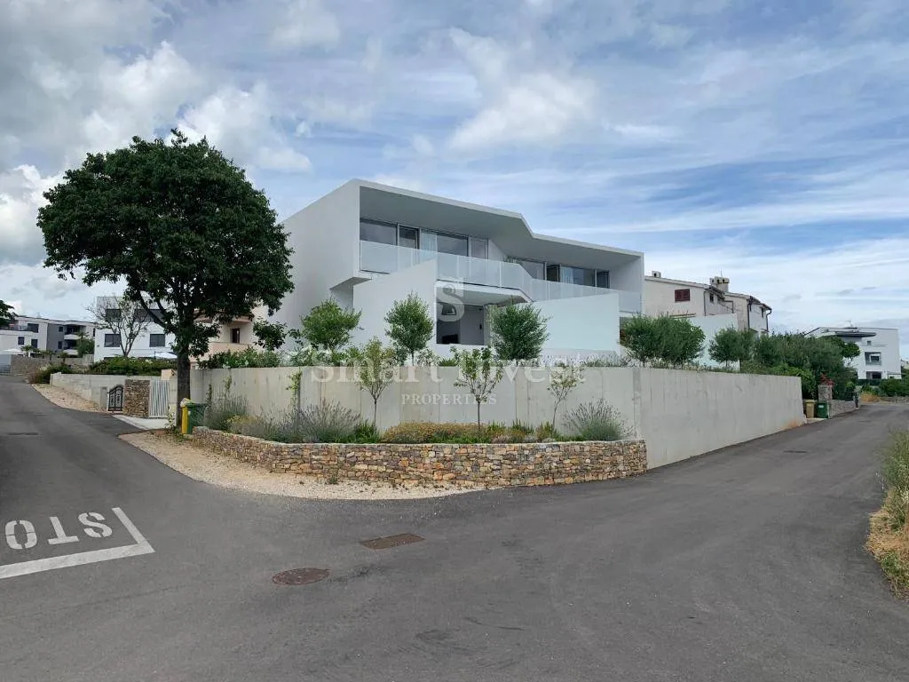 krk, moderna villa s dva stana i 2 bazena 500 m od mora - slika 30