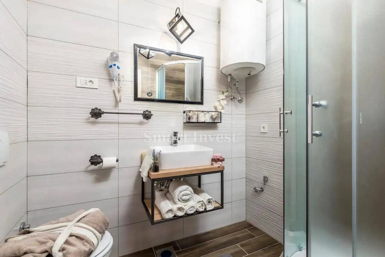 rijeka - korzo, dva apartmana s uhodanim poslom - slika 13