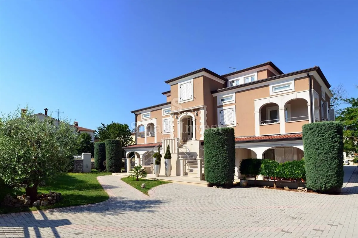 funtana, prekrasna vila s bazenom i 10 apartmana u blizini mora! - slika 5