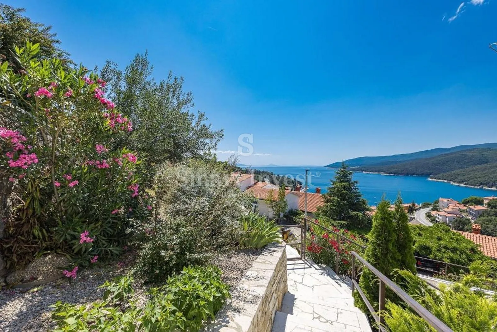 rabac, kuća s 4 stana i panoramskim pogledom na more, rijetkost! - slika 24