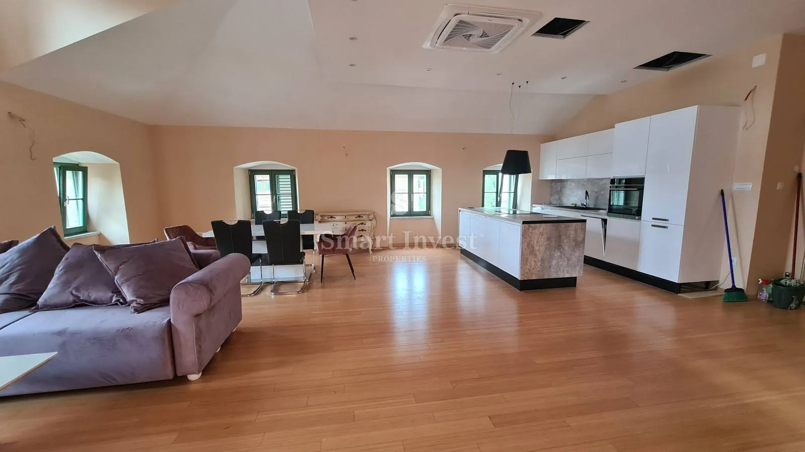 OPATIJA - CENTAR, stan od 180 m2, 2S+DB, s pogledom na more i parkingom