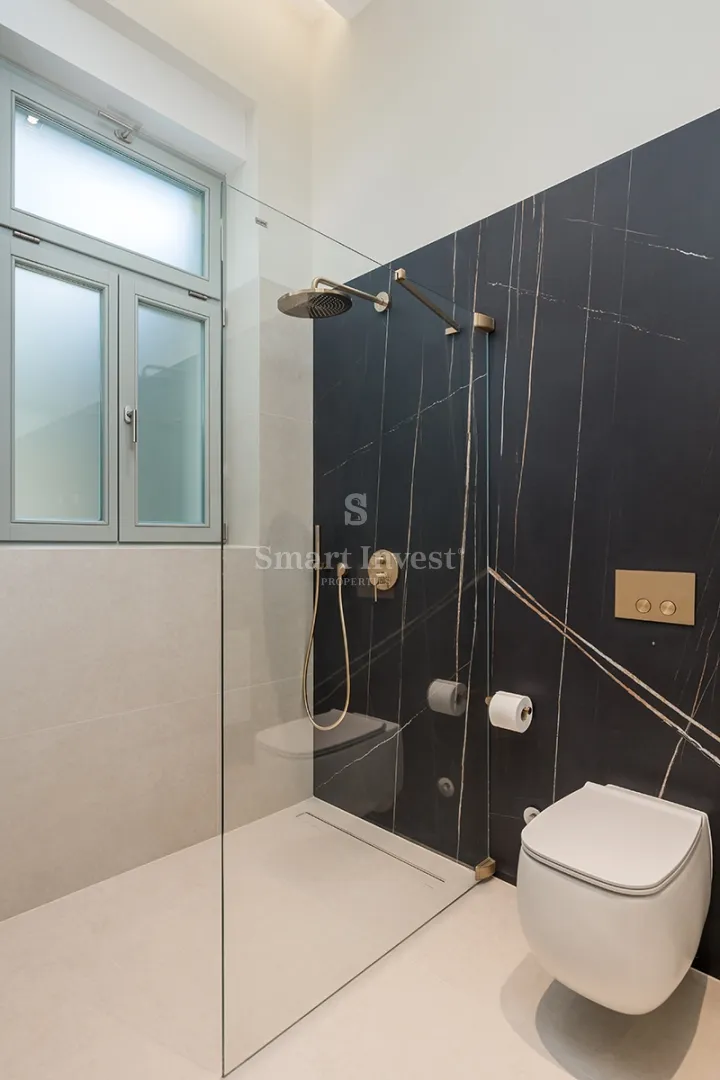 opatija – centar, luksuzan stan 2s+db s terasom u vili 1. red do mora (a6) - slika 22