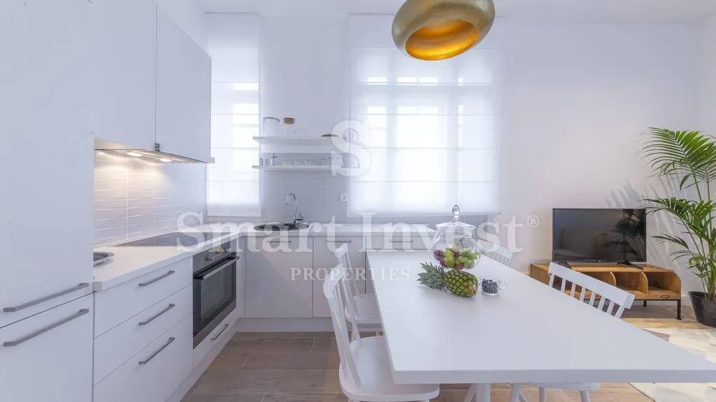opatija - centar, etaža s 5 apartmana, 150 m od mora - slika 20