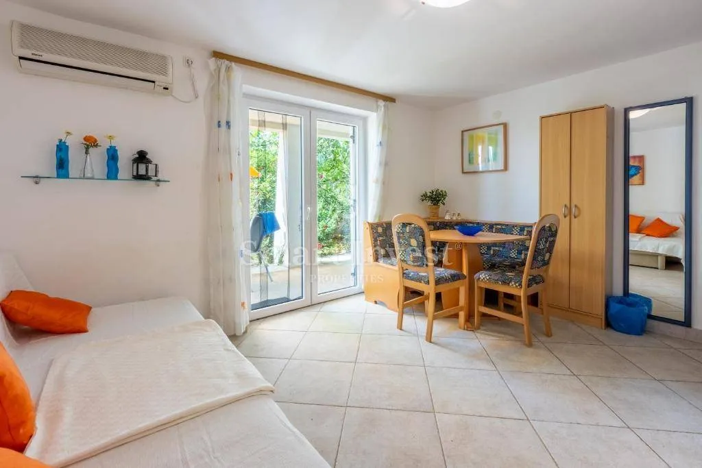 dramalj, kuća sa 5 apartmana i 2 garaže blizu mora - slika 5