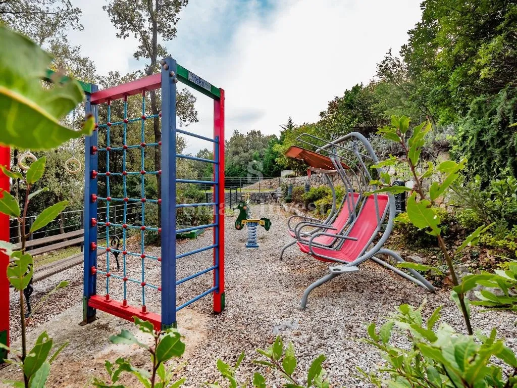 mošćenička draga, vila uz more s 6 apartmana i velikom okućnicom - slika 12