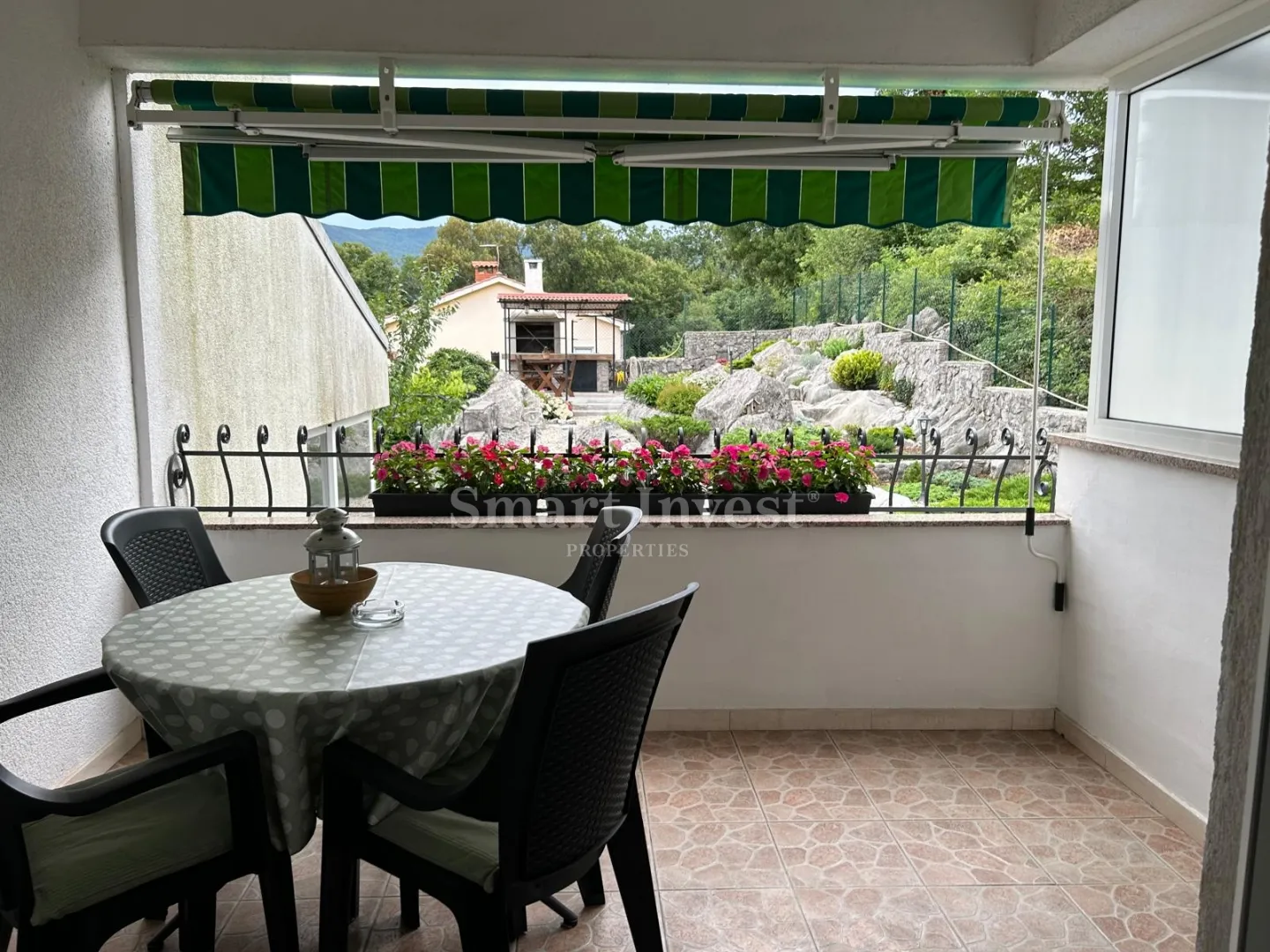 matulji - jušići, kuća u nizu s 3 stana, pogledom na more, konobom i garažom - slika 46