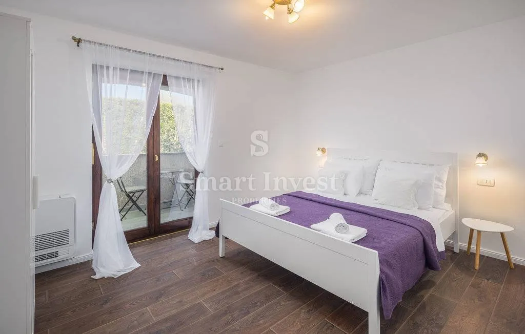poreč, postrana kuća sa 3 apartmana i bazenom, 4 km od mora - slika 17